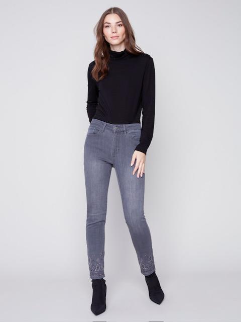 Embroidered Bottom Slim Jeans